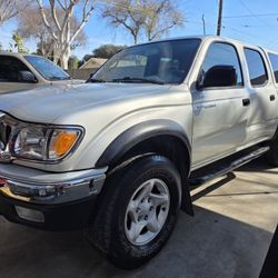 Toyota Tacoma PreRunner V6 
