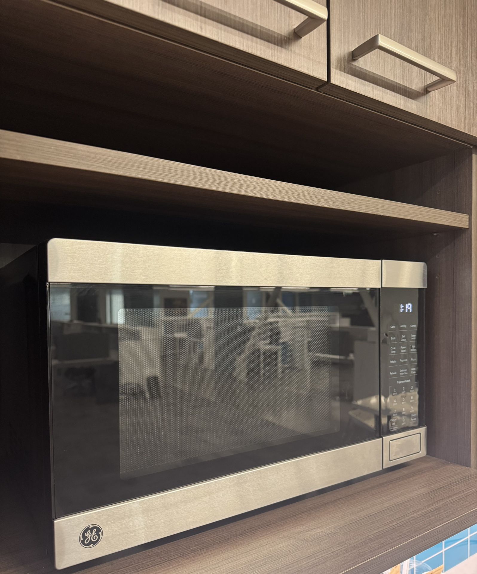 Convection Microwave with Air Fry
