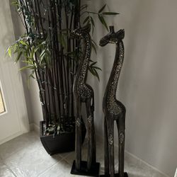 wooden 36 Inch Tall Giraffes