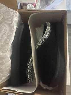 Uggs Slippers Size 8 Women