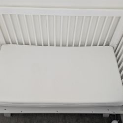 DaVinci 4-in-1 Convertible Crib In White