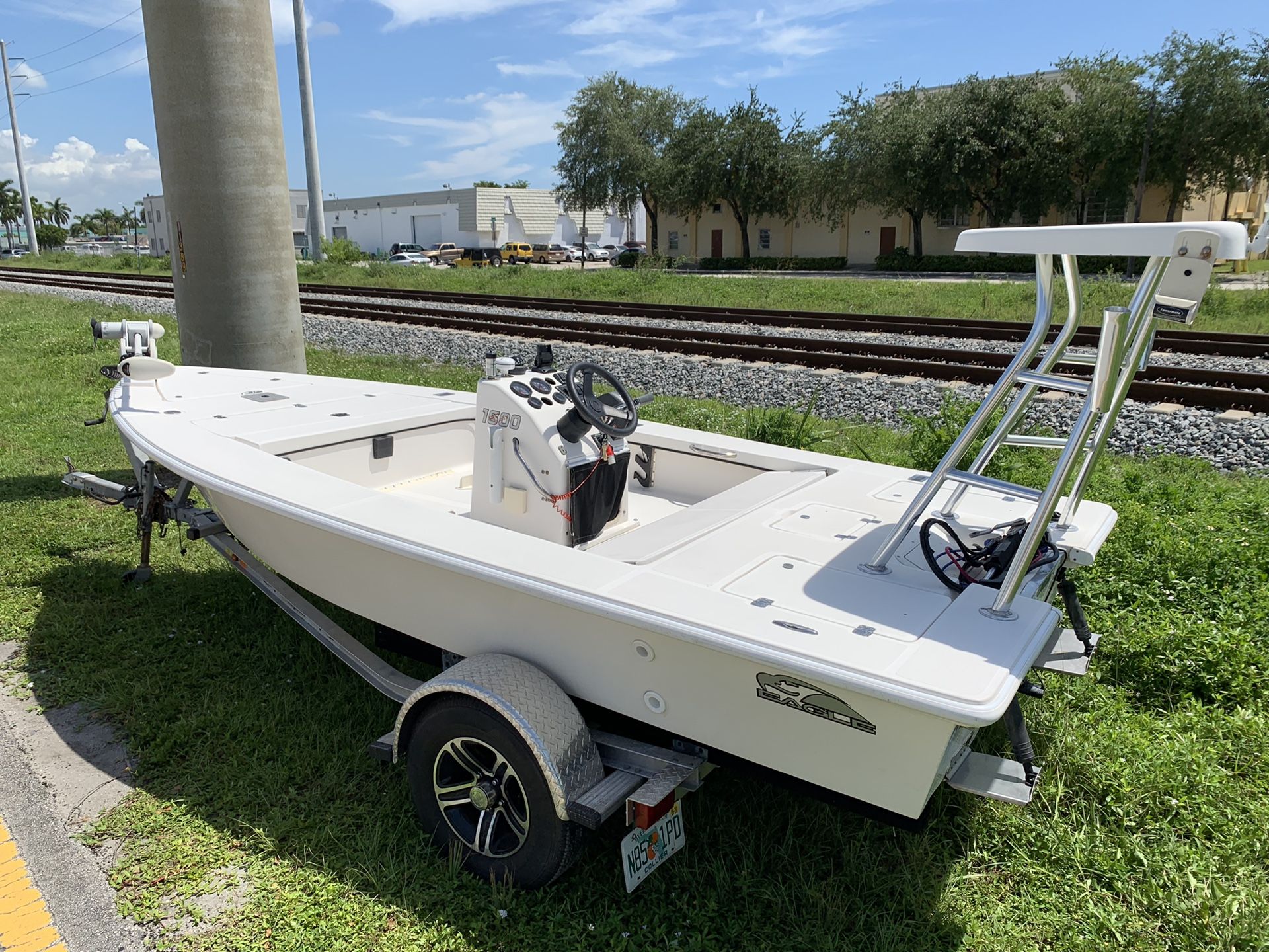 Eagle 1600 flats boat hull