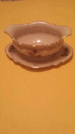 Gravy boat