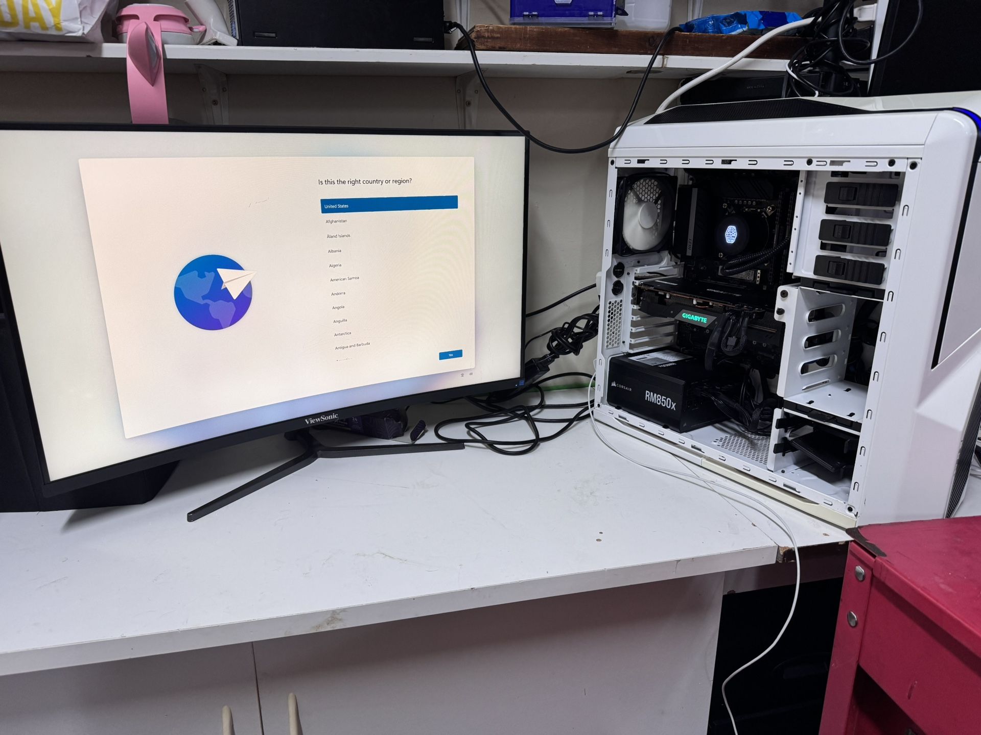 Custom PC + 32in Curved Monitor