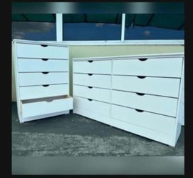 Set eight and five drawers dressers
