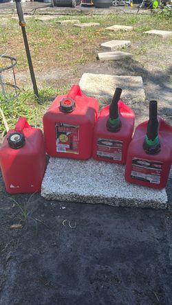 Lot of 4 Red Plastic Gas Cans