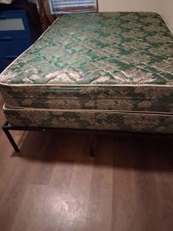 Queen size mattress and rails need gone today mpu