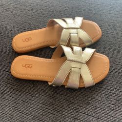 New Women UGG Sandals Size:7    Sandalias Nuevas para Mujer talla:7 Marca: UGG  Oxnard, 93033