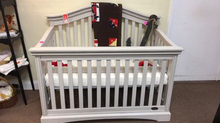 Truly Scrumptious crib with Convertible