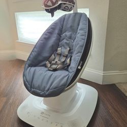 Mamaroo 4moms 2023 Model 1046 Rocker Like NEW