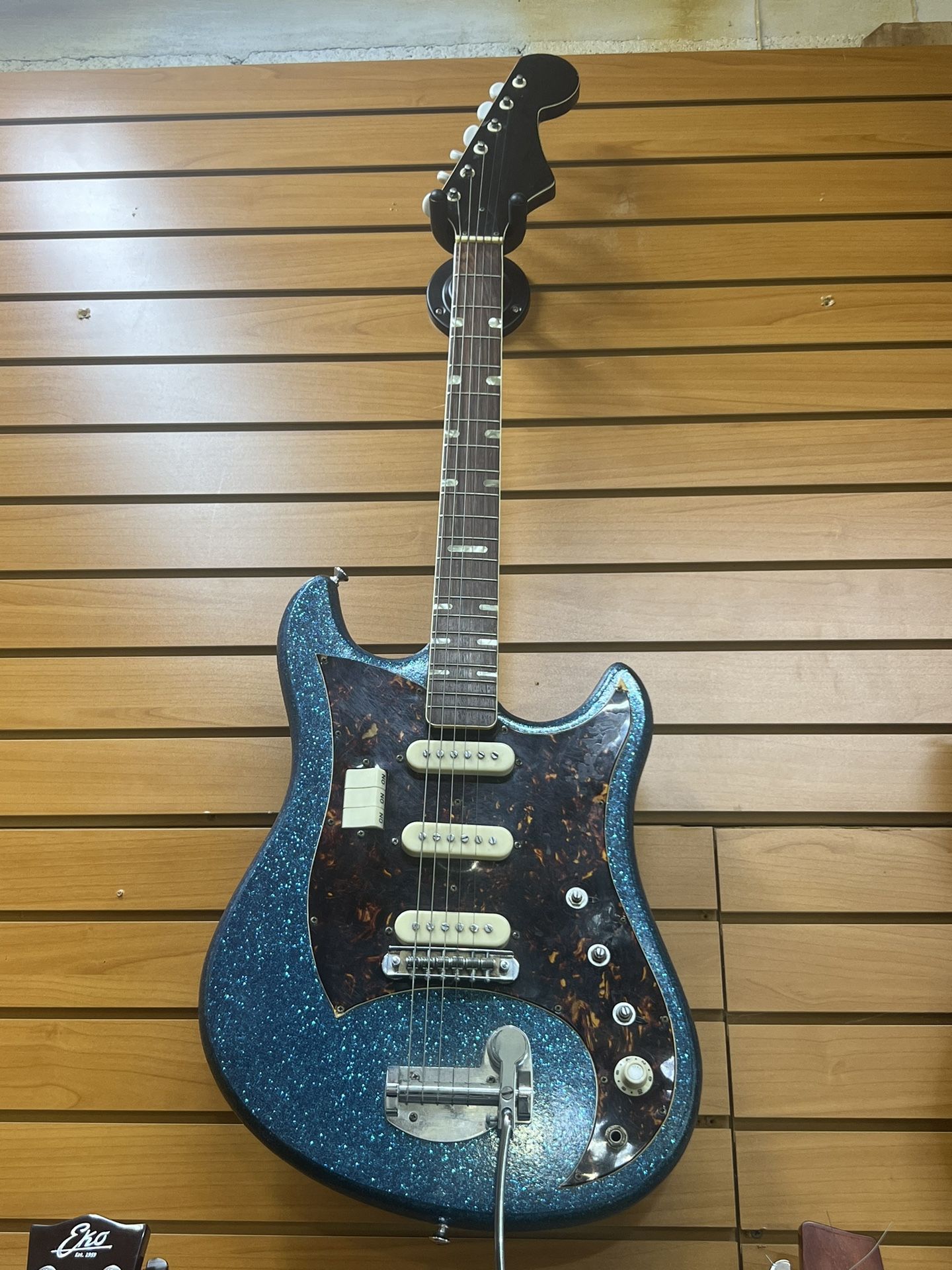 Norma 3 Pickup Strat Styie 1967 Blue Sparkle Electric Guitar