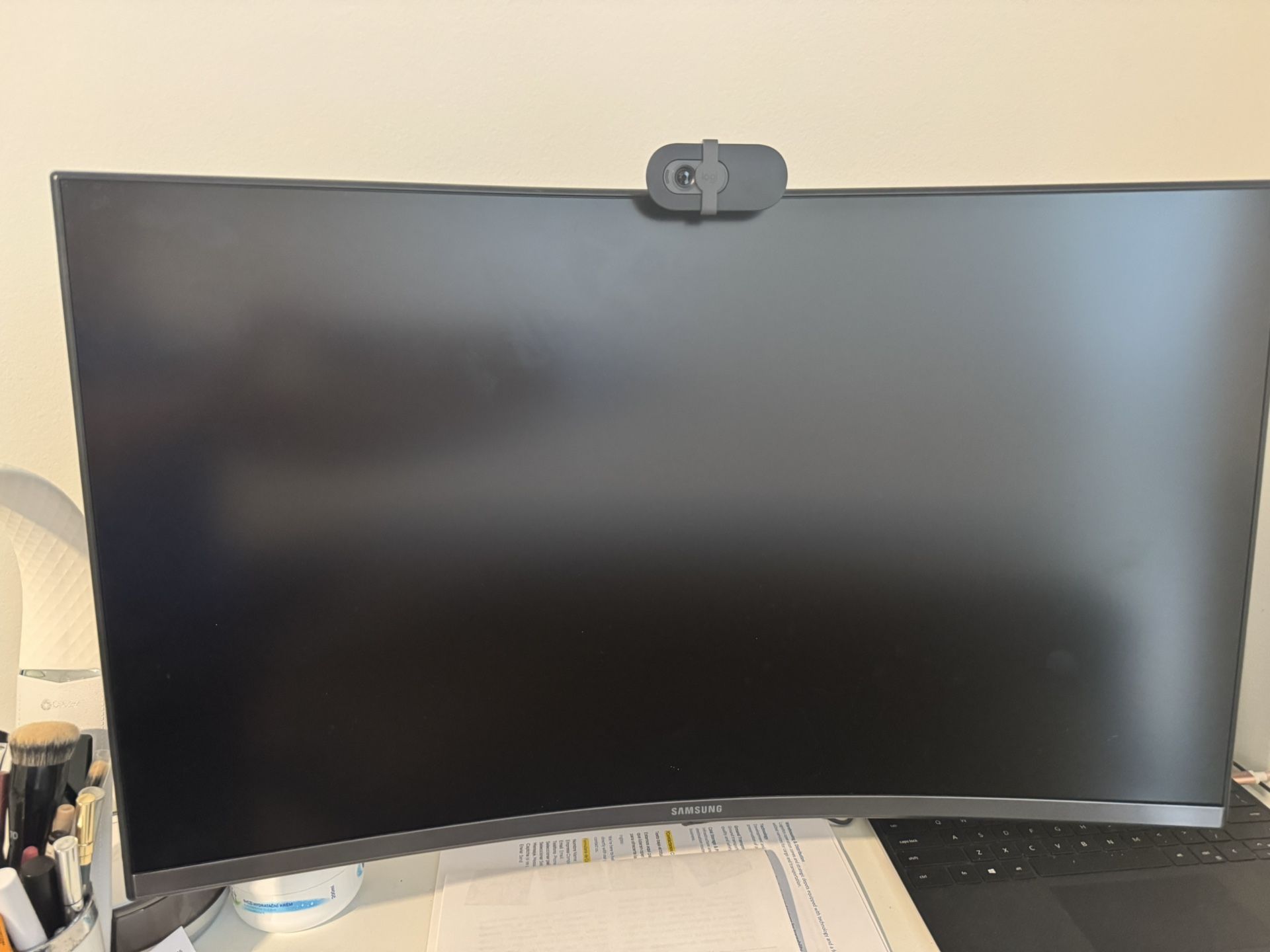 Samsung 27” Curved Monitor (S27C392EAN) – Like New