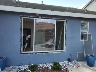 8 By 6 Double Slide WIndow Comes With Blinds