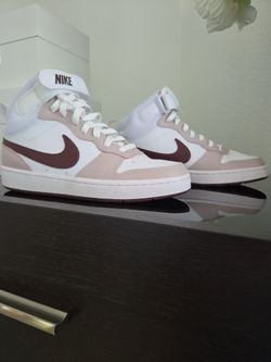 Nike tennis shoes