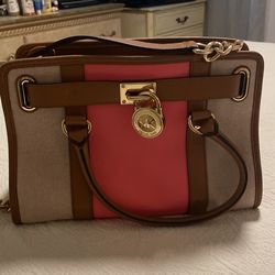 Micheal Kors Hand Bag