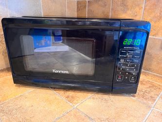 MOVING SALE!! Small microwave