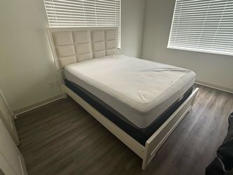 Full size bed