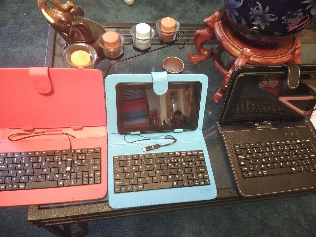 Android tablet with case and keyboard