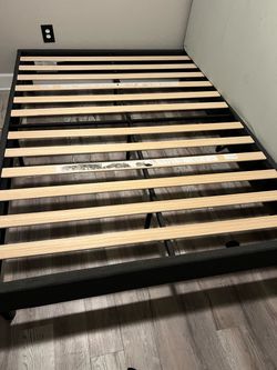 Full Size Black Metal Bed Frame with Wood Slats