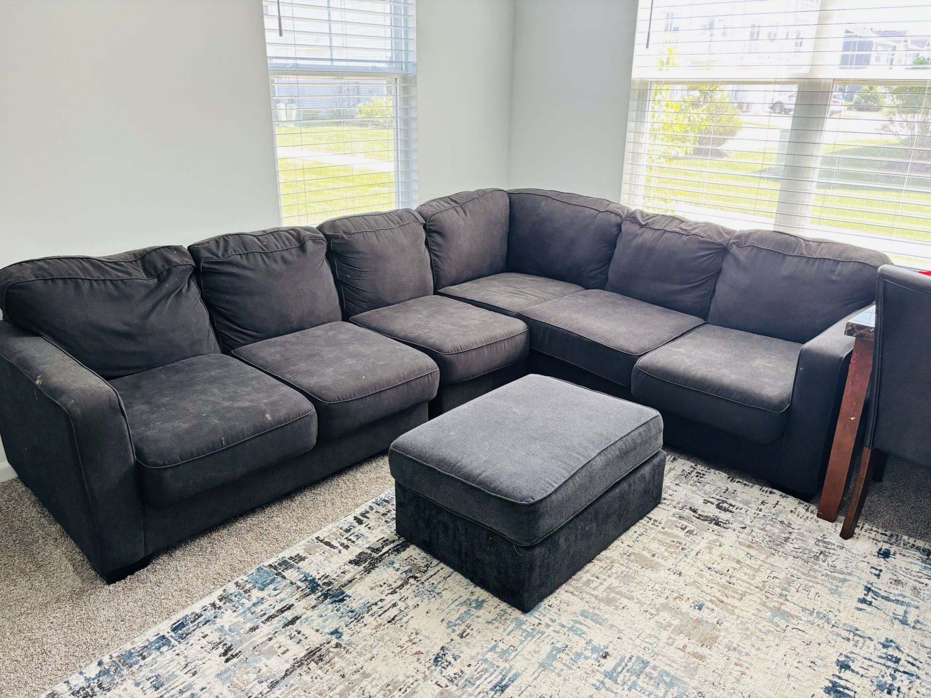 Sectional Sofa in Good Condition