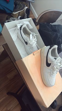 Shoes size 10