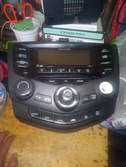 Honda Accord 6 Disc And Radio