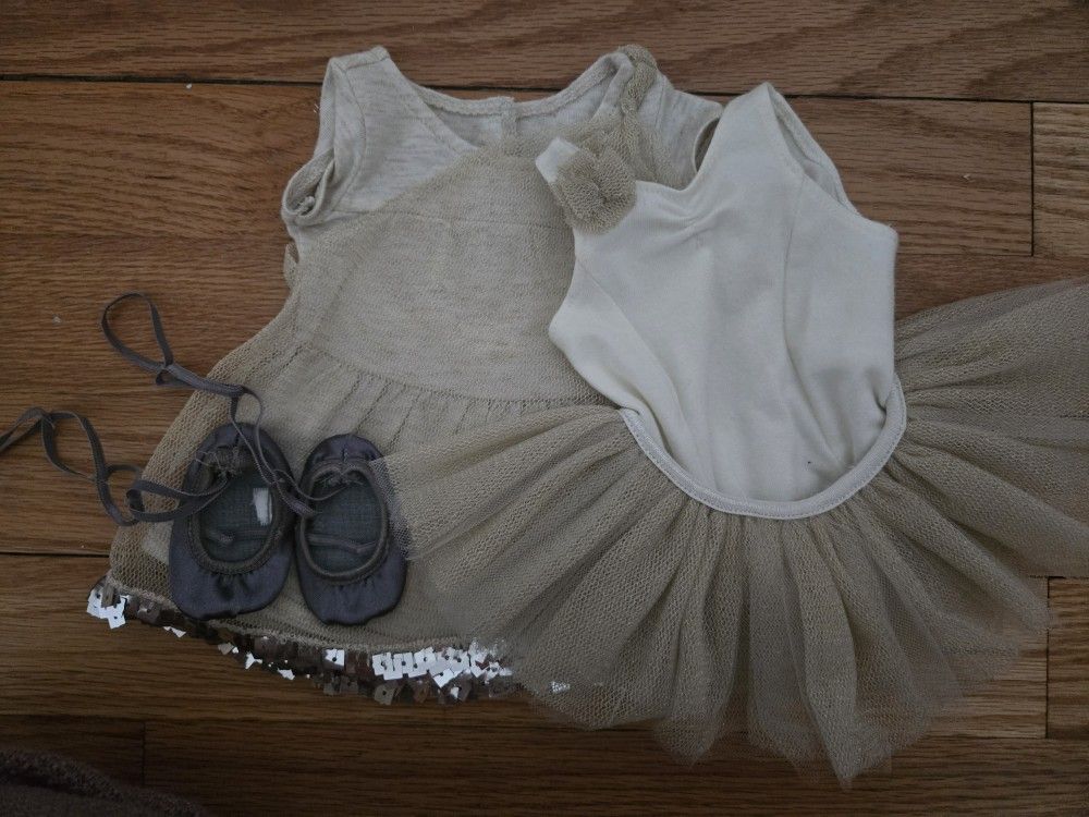 American Girl GOTY 2014 Isabelle Assorted Clothes