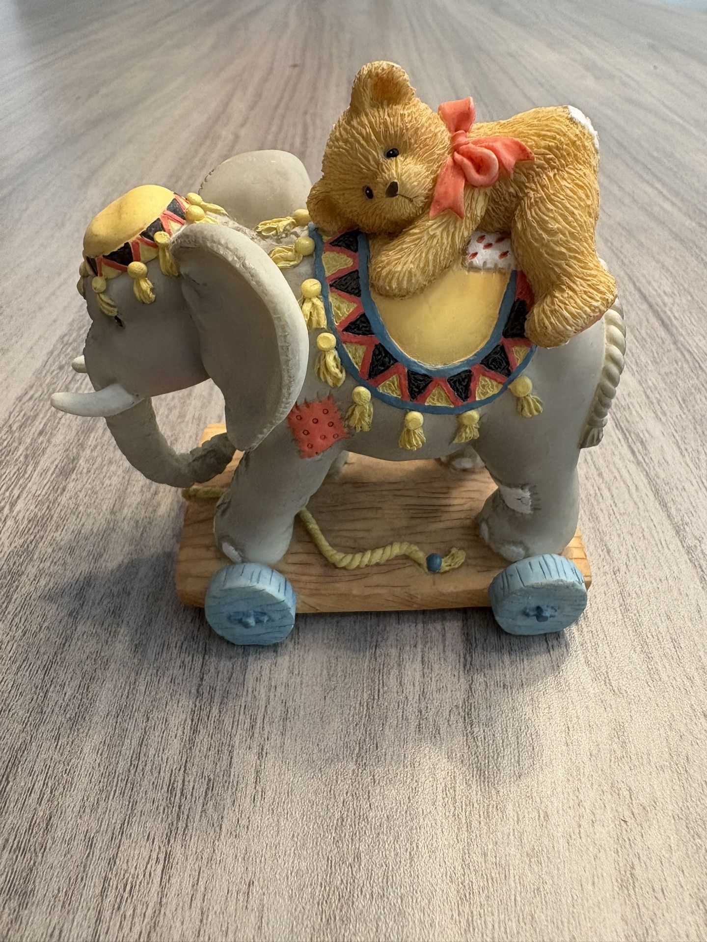 Cherished Teddies - Elephant-Trunk Full Of Bear Hugs