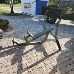 MAKE OFFER ! HEAVY DUTY GRADE WEIGHT BENCHES MAKE OFFER COMMERCIAL GRADE GYM EQUIPMENT