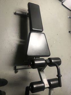 Life Fitness Adjustable Weight Bench