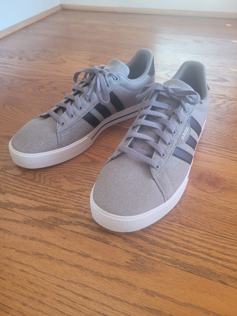 Adidas Men's Size 13 Athletic Shoes