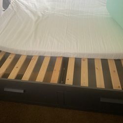 Full Day Bed - pull Out (couch or bed) Wood