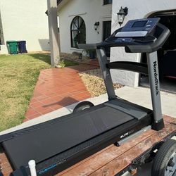 treadmill Nordictrack  Elite 900