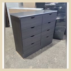 Eight drawers dresser