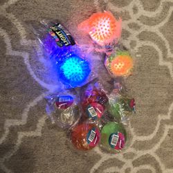 4 Light up & 5 Glitter Bouncing Balls