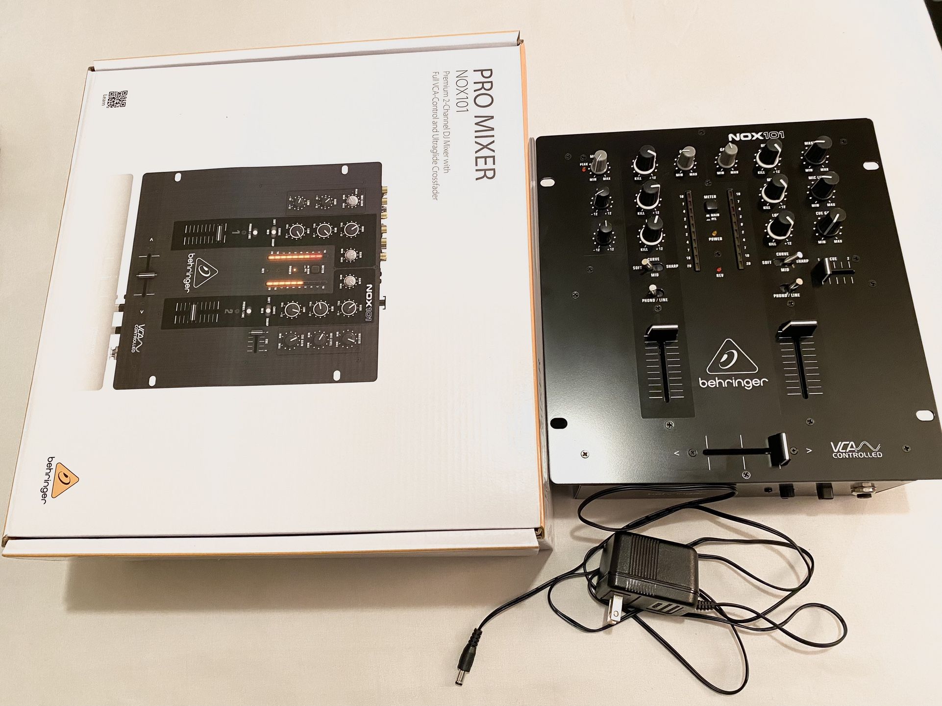Behringer Pro Mixer NOX101 2-Channel DJ Mixer