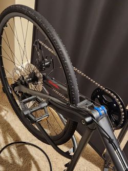 Btwin 500 hybrid  disc brakes, excellent condition