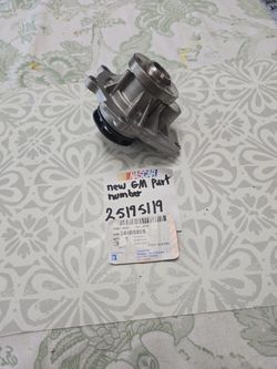 Engine Water Pump 1.6 1.8L4 Engine GM OEM new $80