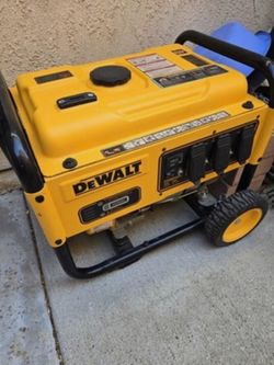 DEWALT DXGNR4000 Generator – Runs Great – 4,000 Watt