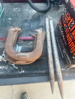 Horse shoe set