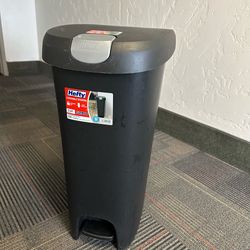 Slim Step Trash Can with Locking Lid Black