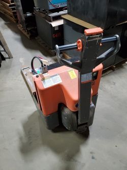 Pallet Truck Toyota 4000#