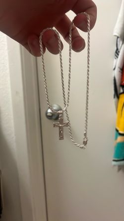 Silver chain w/pendant