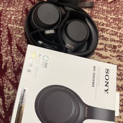 Sony XM4 Headphones