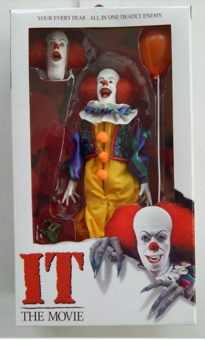 Neca 1990 IT Movie Clothed Pennywise Horror Collectible Action Figure Toy