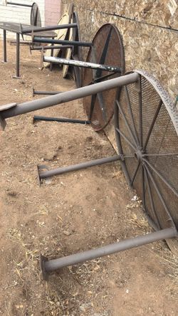 Metal tables mesas