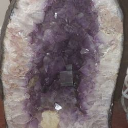 Amethys cathedral with white calcite.!!!