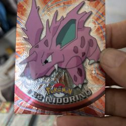 Topps Chrome Pokemon #33 Nidorino 
