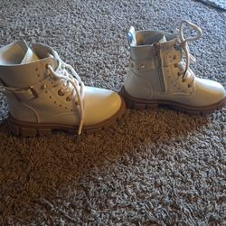 Brand New White And Gold Girls Boots Size 2