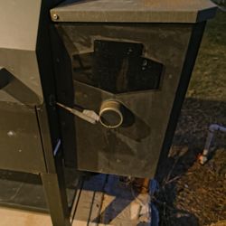 Grill and pellet smoker $150
